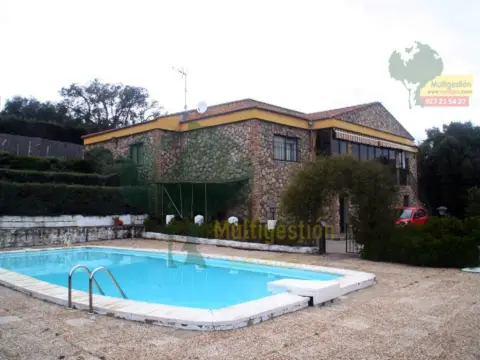 Chalet en Sierra de Fuentes