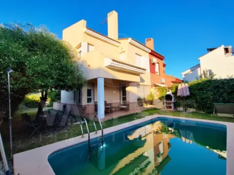 Casa pareada en Espartinas