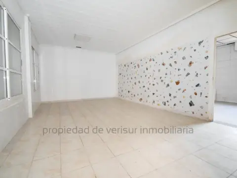 Local comercial en Calarreona-Las Lomas