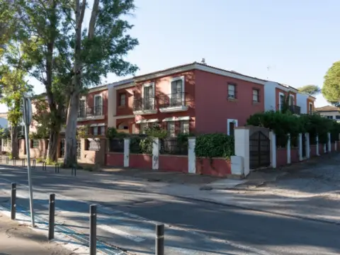 Casa adosada en calle del Pino, 36