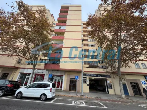 Piso en calle Avenida S Bernat Calvo, nº 45