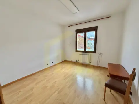 Piso en Tenderina-Mercadín-Fozaneldi
