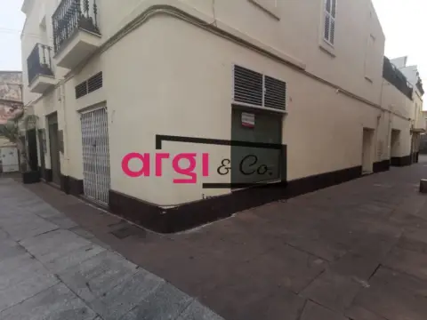 Local comercial en L'Eixample Centre-Barri Antic