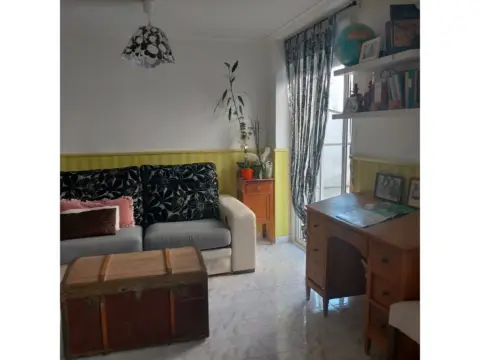 Piso en Reina Victoria-Poeta Miguel Hernández