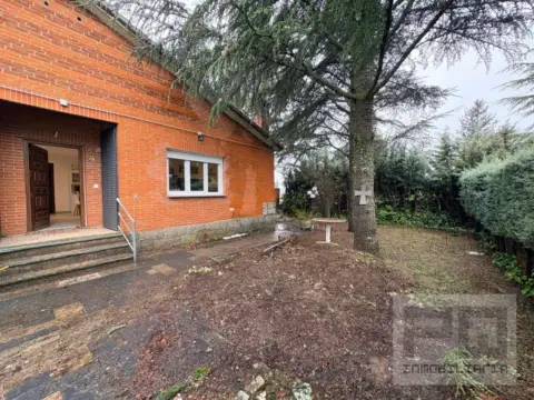 Chalet en Las Navas del Marqués