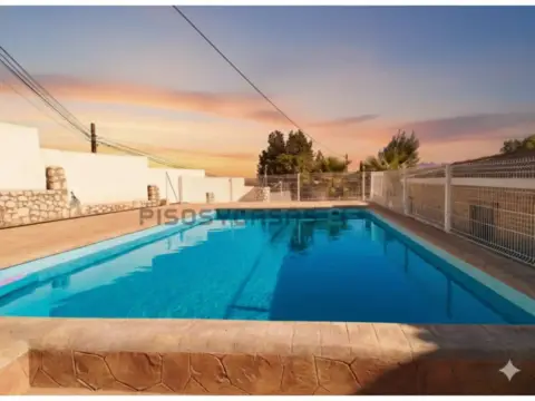 Chalet en calle Urbanización Montejúcar