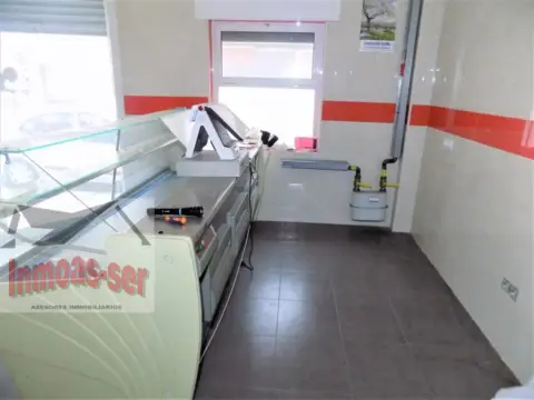 Local comercial en Canovelles