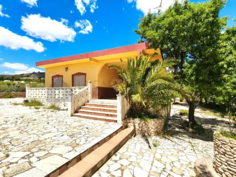 Finca rústica en Sax