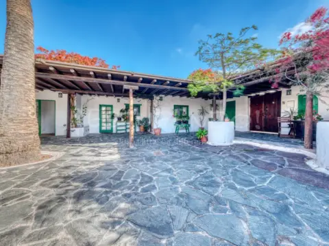 Edificio en Barranco del Agua