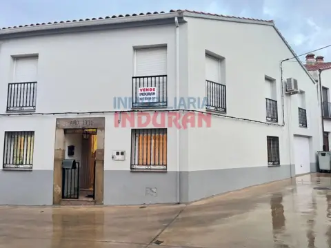 Casa en Peraleda de la Mata