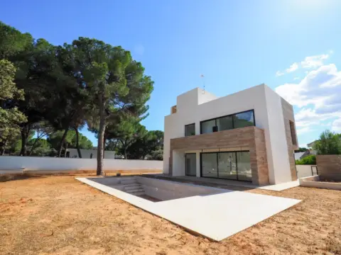 Chalet en Bollullos de la Mitación
