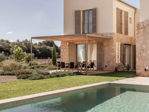 Casa rústica en Maria de la Salut