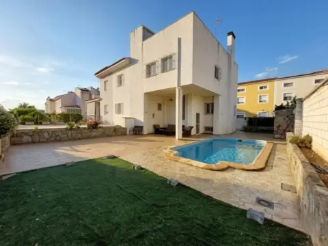 Casa pareada en Avenida de Elvas-Campus