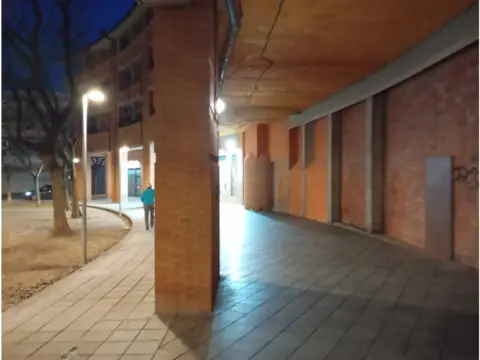 Local comercial en Eixample-Horta Capallera
