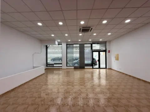 Local comercial en Casco Urbano