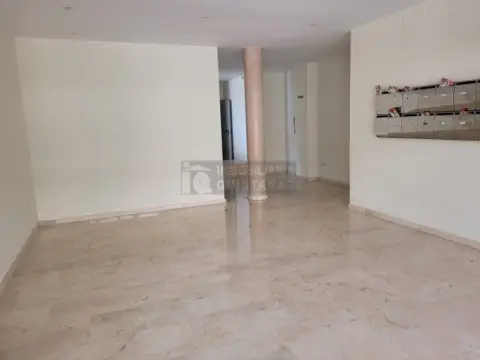 Piso en calle de Jesús y María, 11