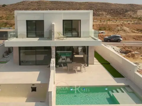 Casa en Ronda del Mulhacén