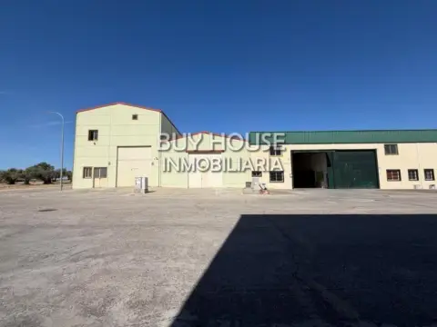 Nave industrial en Yeles