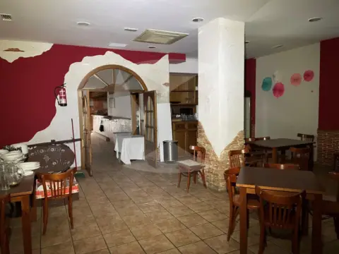 Local comercial en Barriada de Llera