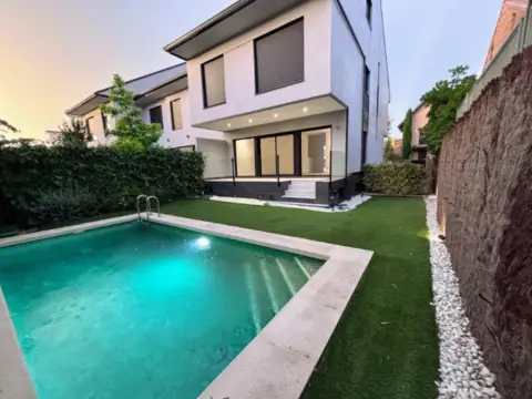 Chalet en calle de Vitoria