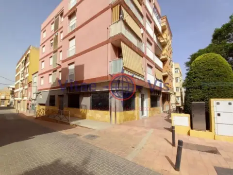 Local comercial en calle de Bartolomé Pérez Casas