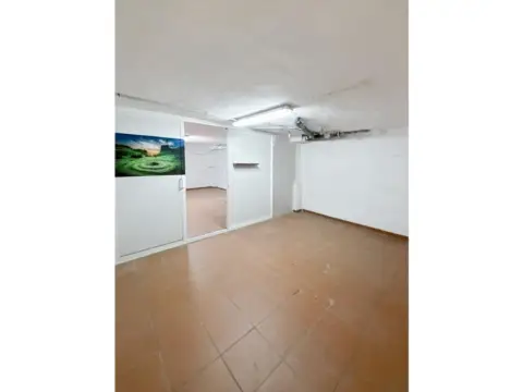 Local comercial en Centro Urbano
