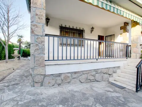 Chalet en Colmenar del Arroyo