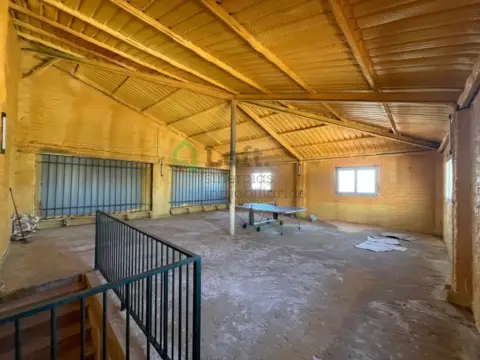 Local comercial en María Auxiliadora-Barriada de Llera