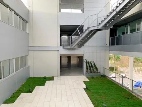Nave industrial en La Torre-roja-Campreciós-Grup Sant Jordi
