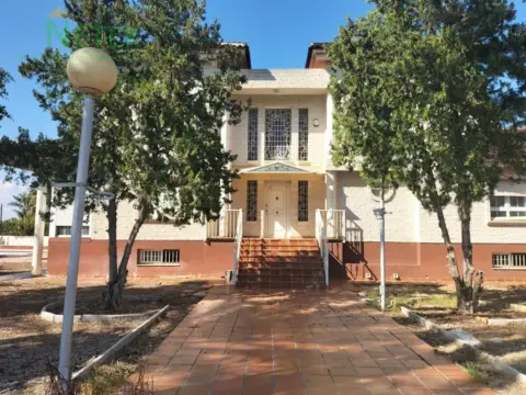 Chalet en Los Dolores