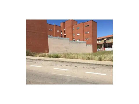 Terreno en calle C- Llanos de Caceres, nº 2