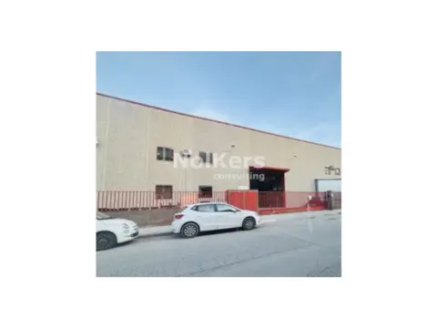 Nave industrial en Terra Nostra-Font Pudenta
