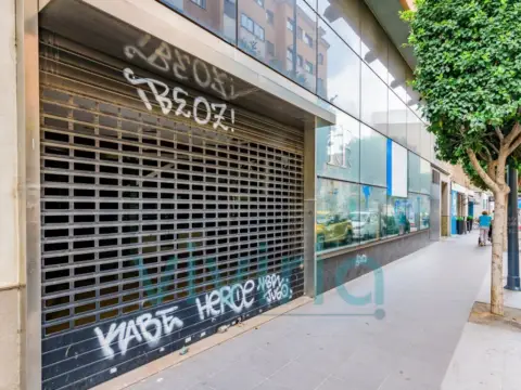 Local comercial en Ronda del Mijares, 81