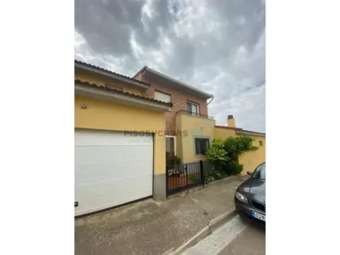 Casa en calle Pablo Serrano, 9