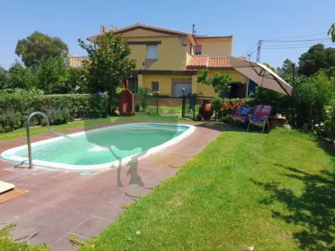 Chalet en Alcuéscar