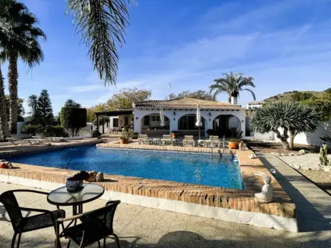 Casa en Burjulú
