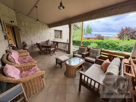 Chalet en Las Navas del Marqués
