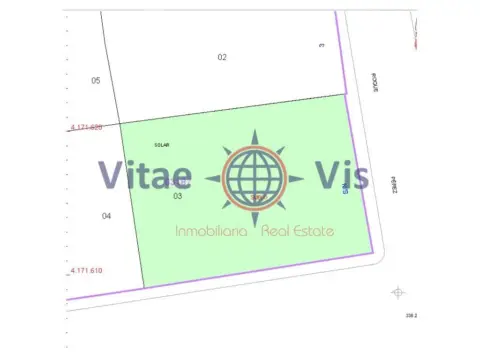 Terreno en calle Escultor Roque López