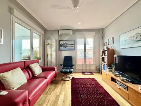 Ático en Universidad-Los Lirios