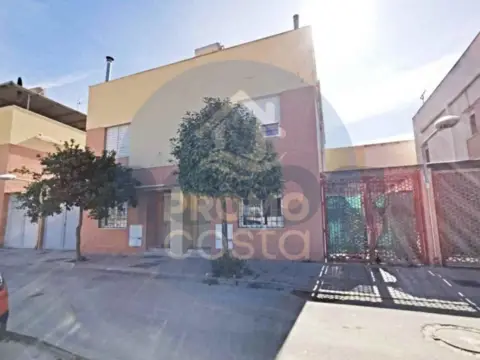 Casa adosada en Rociana del Condado