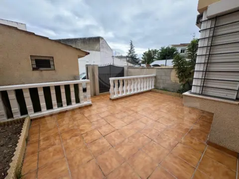 Casa adosada en Villanueva del Ariscal