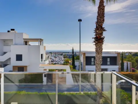 Casa adosada en Villamartín - Las Filipinas