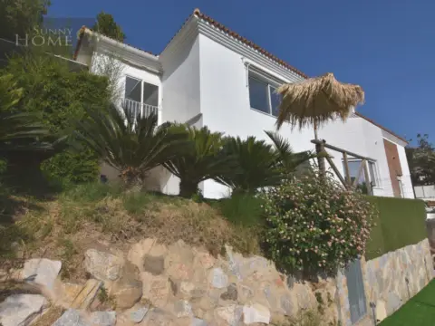 Casa pareada en Avenida del Higuerón, 76