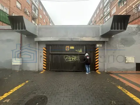 Garaje en Las Margaritas-Universidad