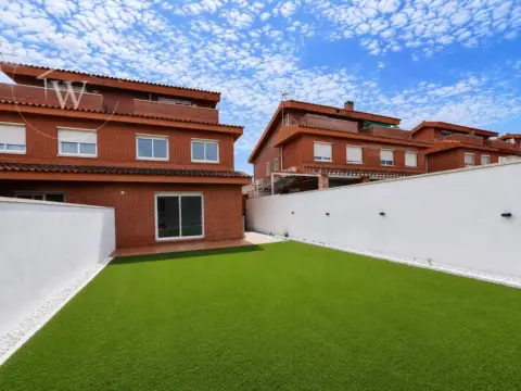 Casa pareada en Carrer de Pere Rius I Gatell, 48