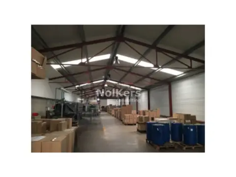 Nave industrial en Almeda