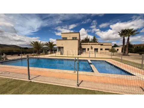 Casa en Yecla