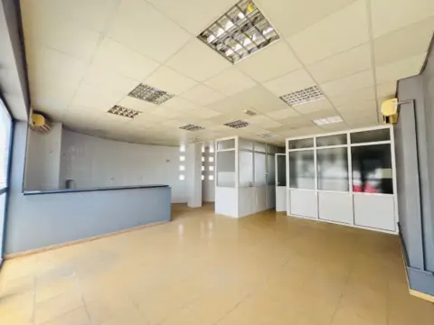 Local comercial en calle Avenida Bruxelas - Pl Industrial (Cartagena), nº 155