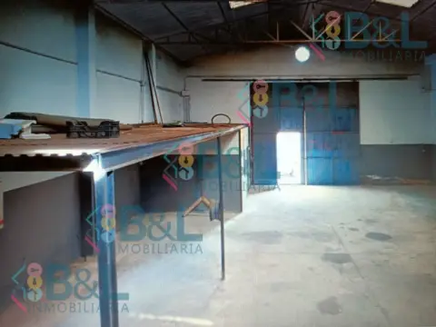 Nave industrial en Niebla