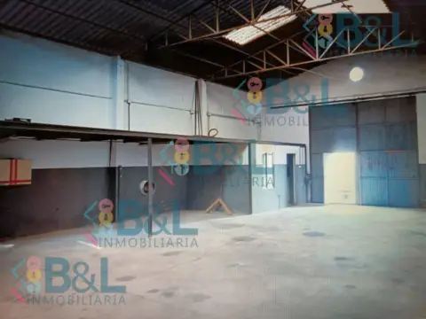 Nave industrial en Niebla